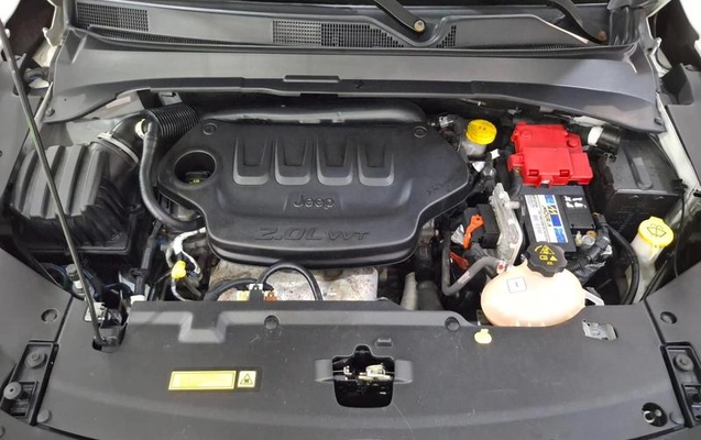 imagem-https://www.socarrao.com.br/sc-vehicle-images-prod/4119560/1790346011753-8450008_25_B_d6f660e39e.jpeg