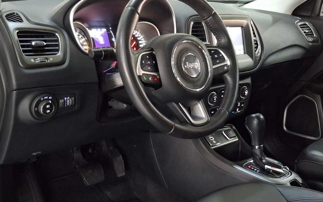 imagem-https://www.socarrao.com.br/sc-vehicle-images-prod/4119560/1790346011755-8450008_6_B_492a132f95.jpeg