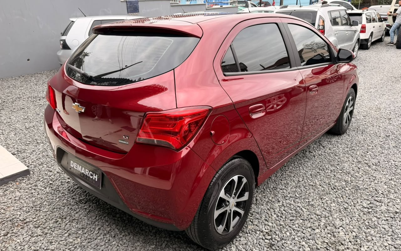 imagem-https://www.socarrao.com.br/sc-vehicle-images-prod/4119642/1790346447627-V2hhdHNBcHAgSW1hZ2UgMjAyNi0wOS0yNCBhdCAxNi41OC4yNyAoMikuanBlZw.jpeg