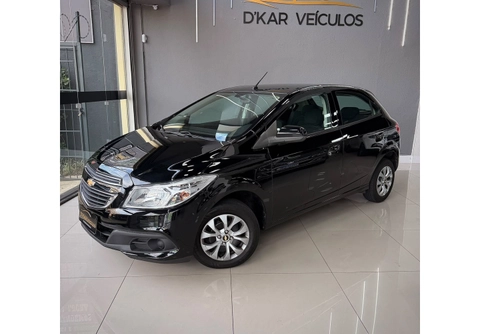 Chevrolet Onix 2013 Preto — foto 1 de 3