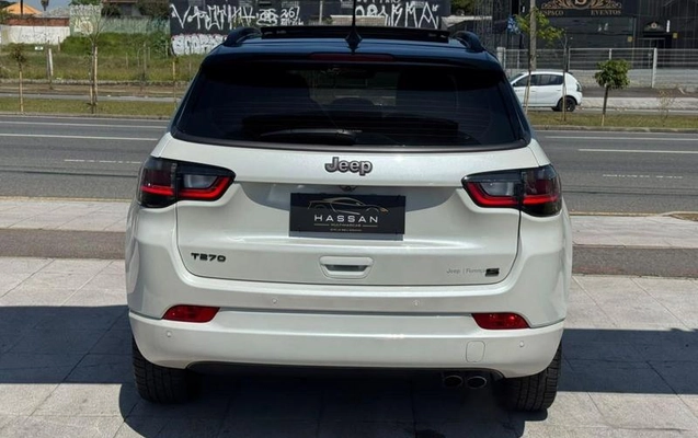 imagem-https://www.socarrao.com.br/sc-vehicle-images-prod/4119987/1790879890045-8512705_3_B_effde0fd41.jpeg