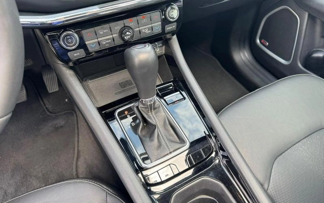 imagem-https://www.socarrao.com.br/sc-vehicle-images-prod/4120138/1790347329820-8512456_12_B_d3cc5116b0.jpeg