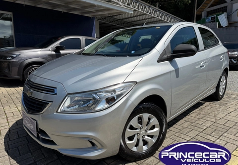 Chevrolet Onix 2015 Prata — foto 1 de 3