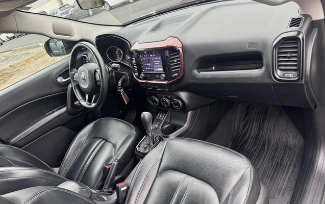 imagem-https://www.socarrao.com.br/sc-vehicle-images-prod/4120248/1790437422017-8508044_15_B_7d269d0fbe.jpeg
