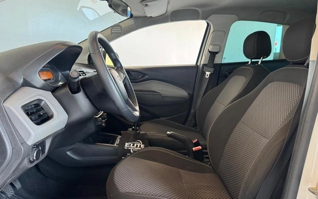 imagem-https://www.socarrao.com.br/sc-vehicle-images-prod/4120249/1790794279708-8509338_8_B_715bde4341.jpeg