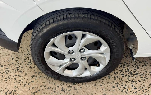 imagem-https://www.socarrao.com.br/sc-vehicle-images-prod/4120295/1790347951185-8158743_6_B_6347f25e63.jpeg