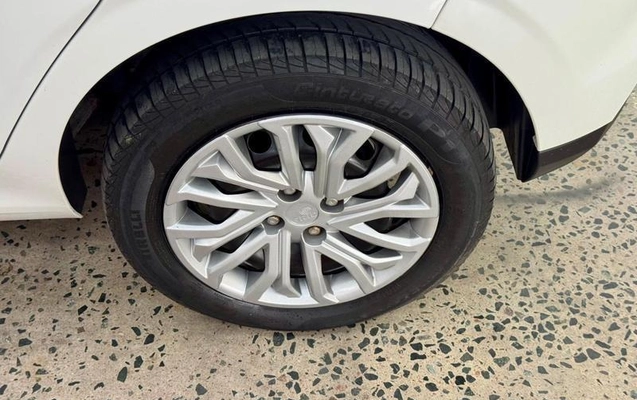 imagem-https://www.socarrao.com.br/sc-vehicle-images-prod/4120297/1790347951916-8179060_9_B_b504cefd39.jpeg