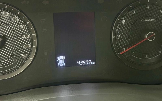 imagem-https://www.socarrao.com.br/sc-vehicle-images-prod/4120302/1790347953617-8200322_13_B_f4989c7089.jpeg