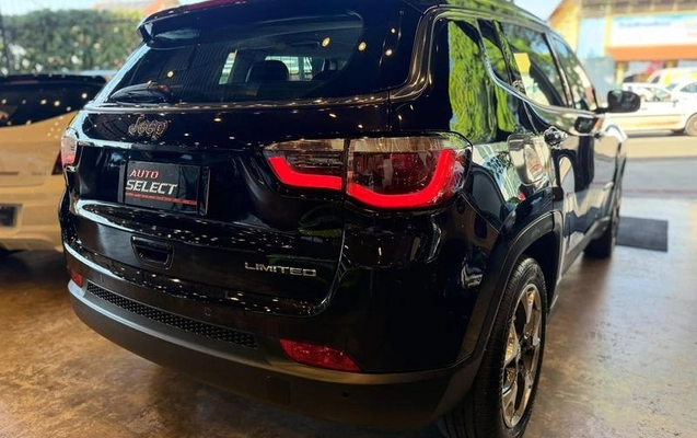 imagem-https://www.socarrao.com.br/sc-vehicle-images-prod/4120374/1790348133877-8441228_8_B_ef77fe16a3.jpeg