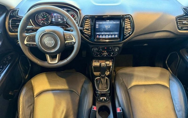 imagem-https://www.socarrao.com.br/sc-vehicle-images-prod/4120374/1790348133884-8441228_15_B_8438586dda.jpeg