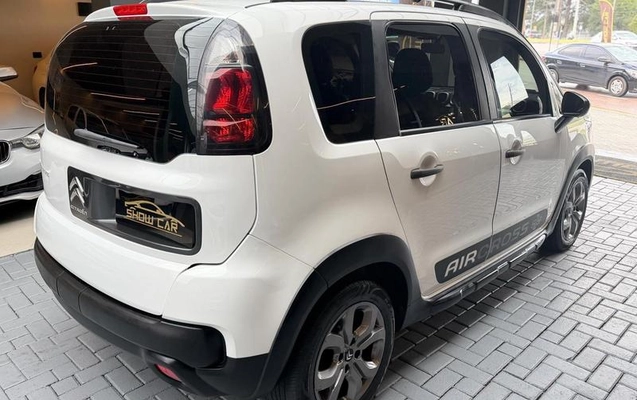 imagem-https://www.socarrao.com.br/sc-vehicle-images-prod/4120418/1790355459195-8492035_14_B_2eecd751ac.jpeg