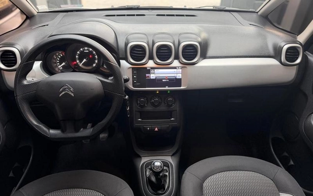 imagem-https://www.socarrao.com.br/sc-vehicle-images-prod/4120418/1790355459215-8492035_0_B_d1b6dcafe8.jpeg