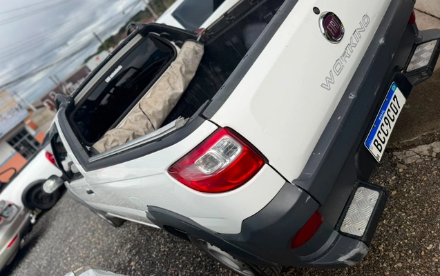 imagem-https://www.socarrao.com.br/sc-vehicle-images-prod/4120516/1790348416412-Y2ZkMmVlYzQtZjllNi00MTI5LWI5MTgtOTJkMTYzMDkwMWY4LmpmaWY.jfif