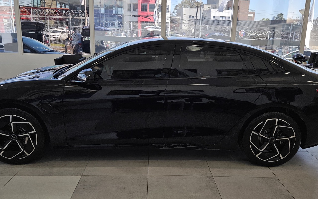 imagem-https://www.socarrao.com.br/sc-vehicle-images-prod/4120588/1790348907730-OTdlZDFkOTUtN2E3OS00ZmZlLTgzNzgtODdiYTMxYzM3NWM5LmpwZWc.jpeg