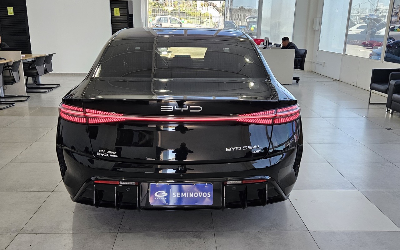 imagem-https://www.socarrao.com.br/sc-vehicle-images-prod/4120588/1790348907791-NDJjZTczMjctYTY0NS00MDc4LTg5NGMtN2M1ZGQ2NmE0NGU4LmpwZWc.jpeg