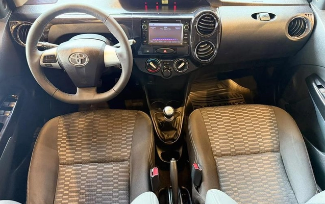 imagem-https://www.socarrao.com.br/sc-vehicle-images-prod/4121492/1790694886142-8513285_16_B_8aadc92519.jpeg