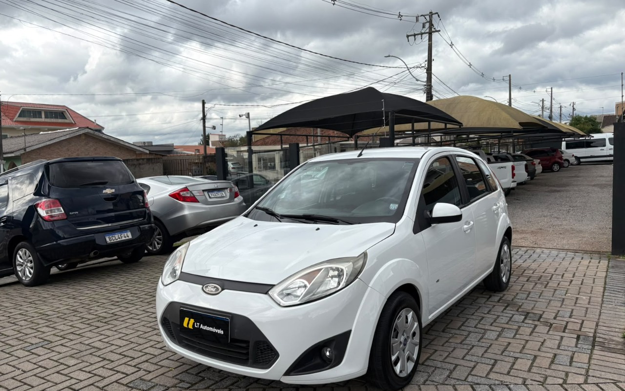 Ford Fiesta 2014 Branco — foto 1 de 3