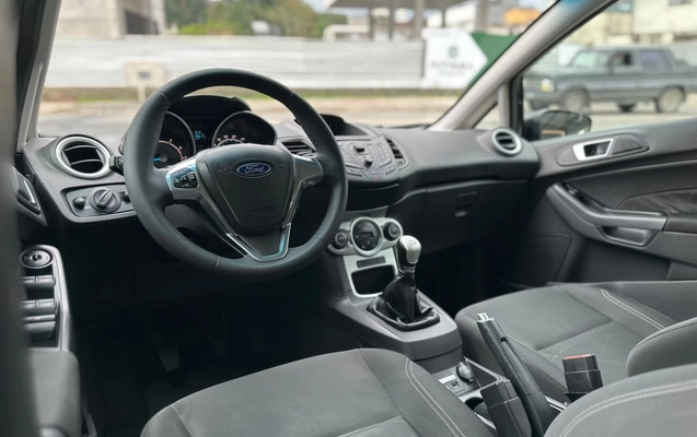 imagem-https://www.socarrao.com.br/sc-vehicle-images-prod/4122861/1790354197175-003_367f1fc61c2acb13ac997ca060a62b49.jpg