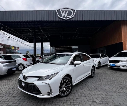 Toyota Corolla 2024 Branco — foto 1 de 3
