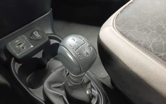 imagem-https://www.socarrao.com.br/sc-vehicle-images-prod/4123605/1790356124826-ZKypKTa7Aaq4HSEqC6HBaL78gRdql68N.jpg