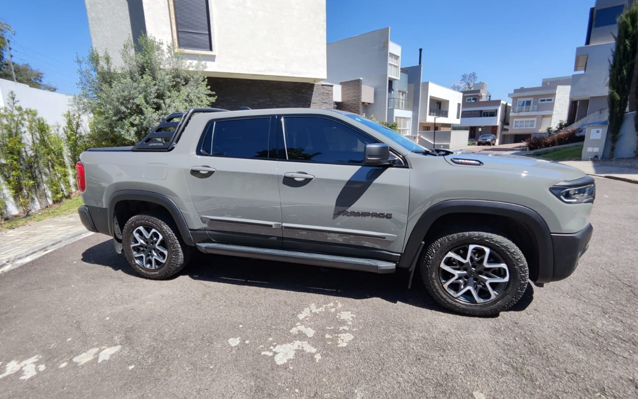 imagem-https://www.socarrao.com.br/sc-vehicle-images-prod/4123837/1790356508850-ZWFhZmFkMDAtNzA2Ni00ZGMwLTk3ZGMtYzk4NmI0M2QzMGY5LmpwZw.jpg