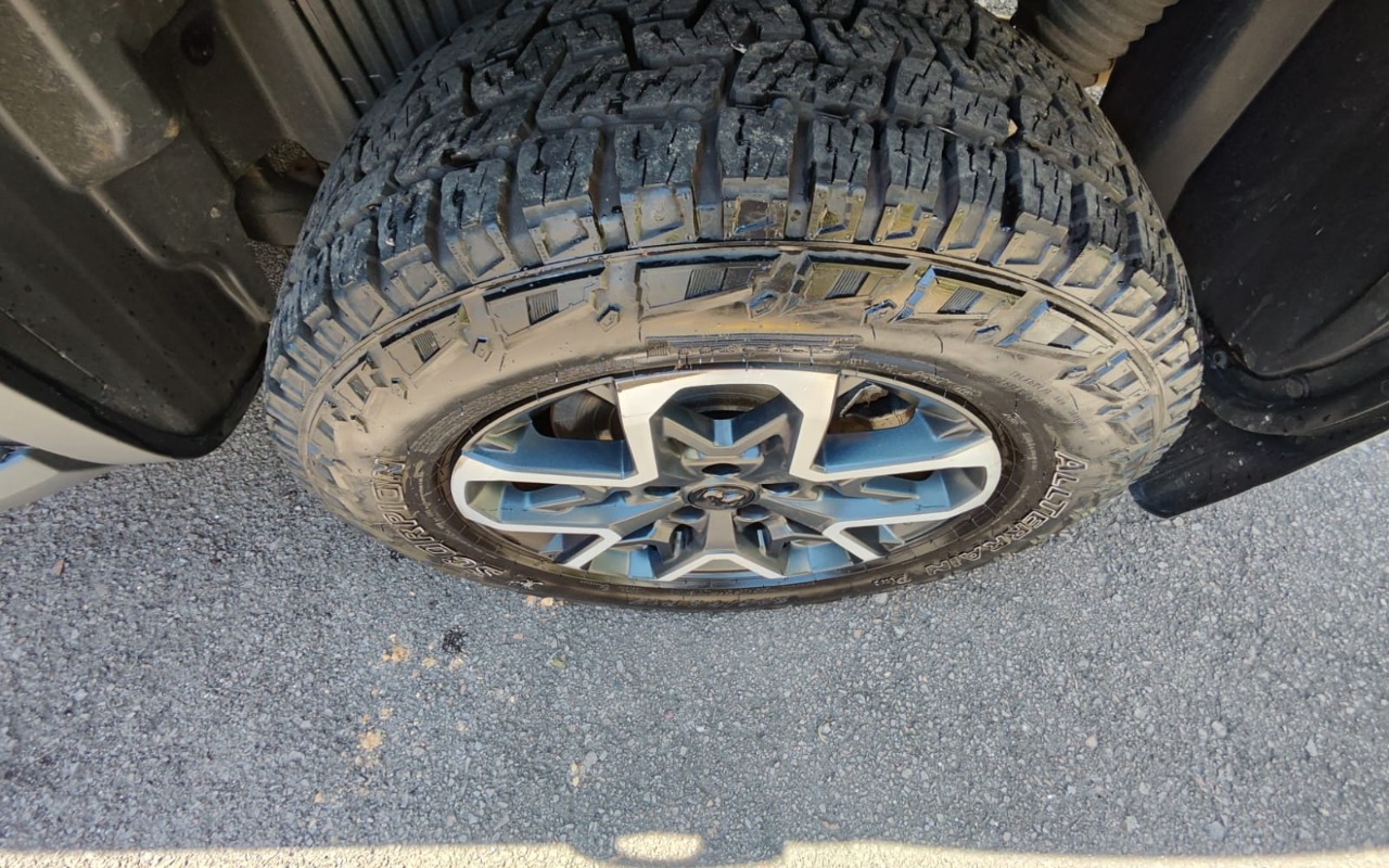 imagem-https://www.socarrao.com.br/sc-vehicle-images-prod/4123837/1790356509148-Mzk3NTFkY2QtYjNlMC00MTA2LWJlNGQtODNlMTA4ZWUxZDUxLmpwZw.jpg