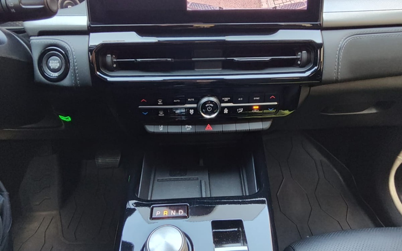 imagem-https://www.socarrao.com.br/sc-vehicle-images-prod/4123837/1790356509914-N2JhMDZkMDAtMDk0MS00Yjg0LWIzZTAtMTg5MTYyMWQzNzU1LmpwZw.jpg