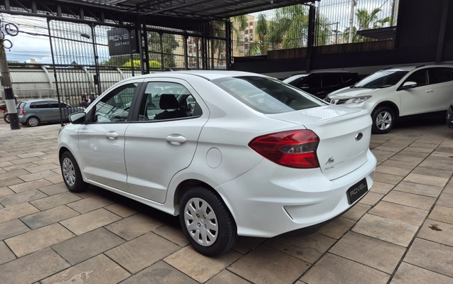 imagem-https://www.socarrao.com.br/sc-vehicle-images-prod/4124132/1790714019107-uHA9gFfMETXUi94jVOpu3T4pX5rfVI5i.jpg