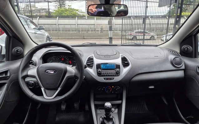 imagem-https://www.socarrao.com.br/sc-vehicle-images-prod/4124132/1790714019116-SwqtxJ1amsv8GrxmjW12tMwZMQctwBcq.jpg