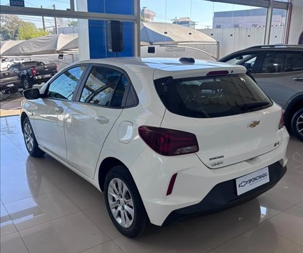 Chevrolet Onix 2023 Branco — foto 1 de 3