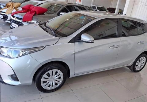 Toyota Yaris 2025 Prata — foto 1 de 3