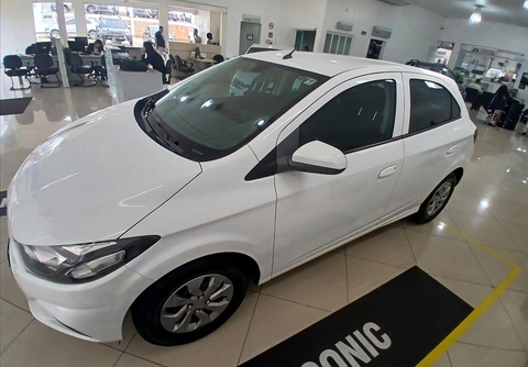Chevrolet Onix 2018 Branco — foto 1 de 3