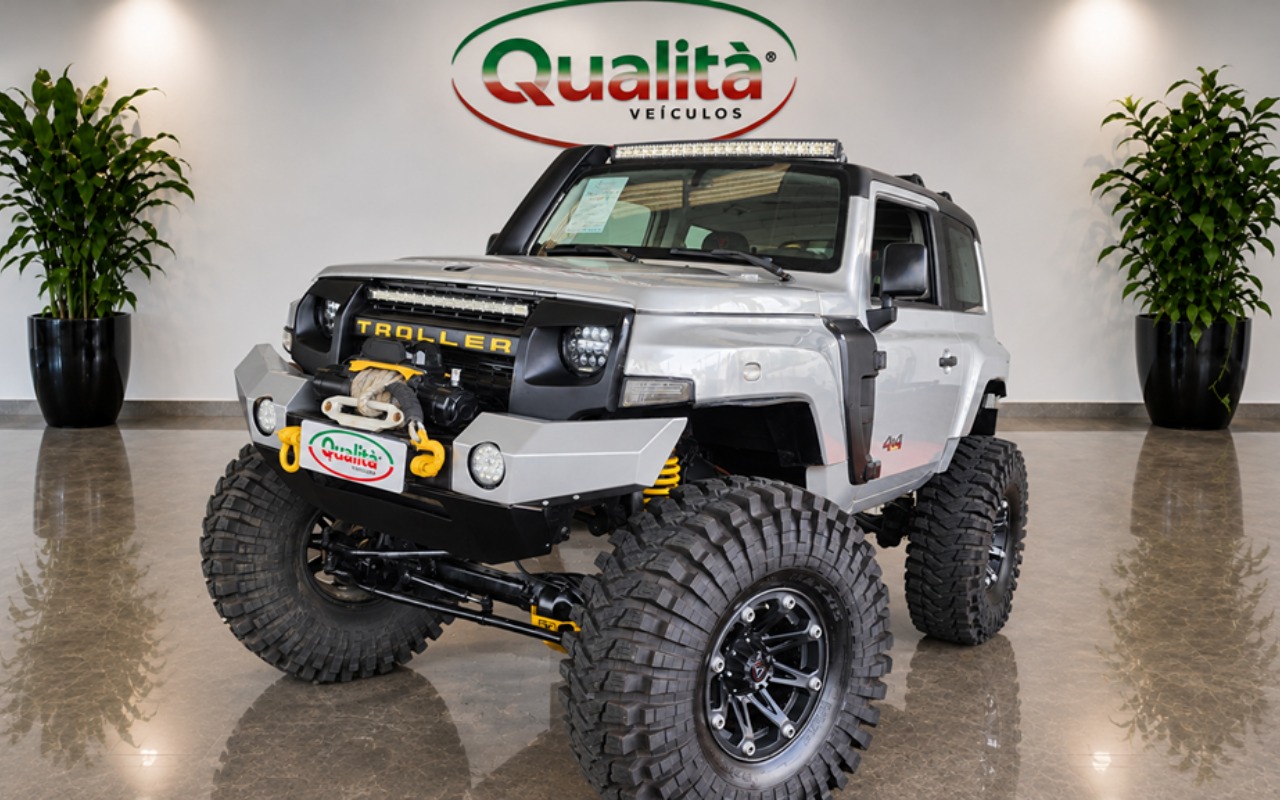 Troller T-4 2015 Prata — foto 1 de 3