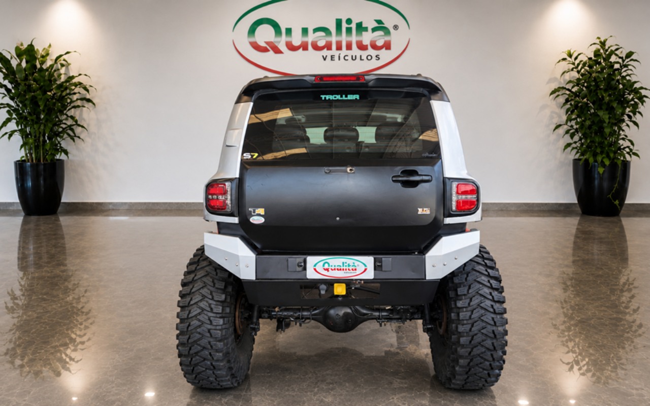 imagem-https://www.socarrao.com.br/sc-vehicle-images-prod/4124658/1790358100778-MDgucG5n.png