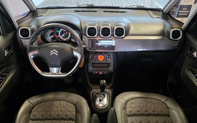 imagem-https://www.socarrao.com.br/sc-vehicle-images-prod/4125252/1790383642149-2c3e53ec-a1cb-435a-ae8f-ceb433334a0320260901142547.jpeg