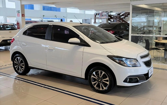 imagem-https://www.socarrao.com.br/sc-vehicle-images-prod/4125299/1790359722653-8ced6552-c3ab-406a-b4d5-947b382eb80520260914101322.jpeg