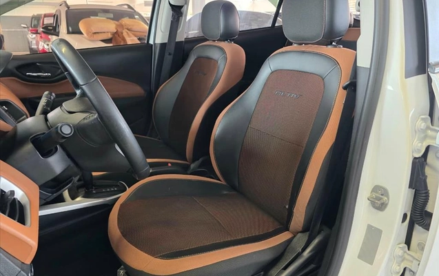 imagem-https://www.socarrao.com.br/sc-vehicle-images-prod/4125404/1790384182013-f8dc99ae-e2c4-422f-af3f-a6dca690199720260923084233.jpeg