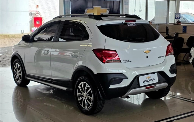 imagem-https://www.socarrao.com.br/sc-vehicle-images-prod/4125404/1790384182014-92696b7a-2384-4044-b803-2efb0f89e94820260923084232.jpeg