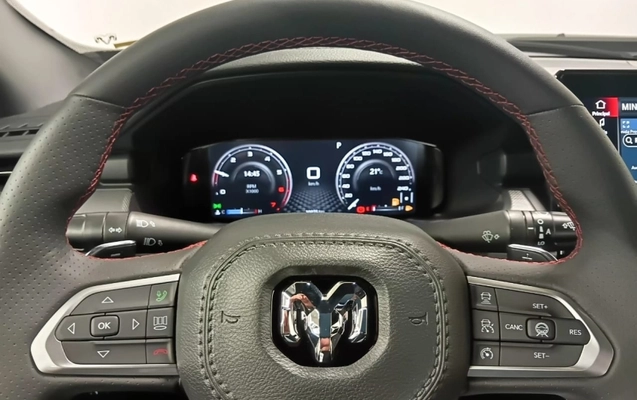 imagem-https://www.socarrao.com.br/sc-vehicle-images-prod/4125424/1790360028379-3Am0Yie39hi37OO8OLlM3iJdVKjx2m0G.jpg