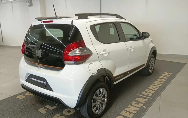 imagem-https://www.socarrao.com.br/sc-vehicle-images-prod/4125432/1790360128644-oyDa07lVpV7cBAuoV2aRksDoUs7VYAF4.jpg