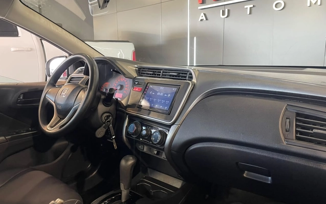 imagem-https://www.socarrao.com.br/sc-vehicle-images-prod/4125511/1790360352530-003_a4dba5e279cf4247cbaedcb59e6e7aed.jpg