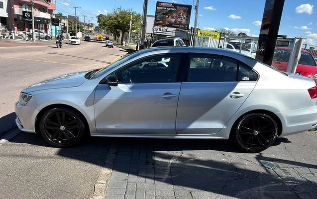imagem-https://www.socarrao.com.br/sc-vehicle-images-prod/4126171/1790362214188-8513918_0_B_32949141a6.jpeg