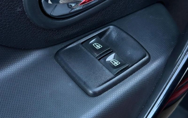 imagem-https://www.socarrao.com.br/sc-vehicle-images-prod/4126351/1790371706000-8514434_18_B_f78e99733a.jpeg