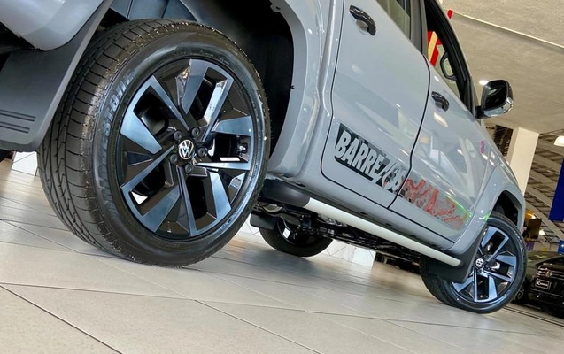 imagem-https://www.socarrao.com.br/sc-vehicle-images-prod/41265/1789391357214-7554148_17_B_6b752edc70.jpeg