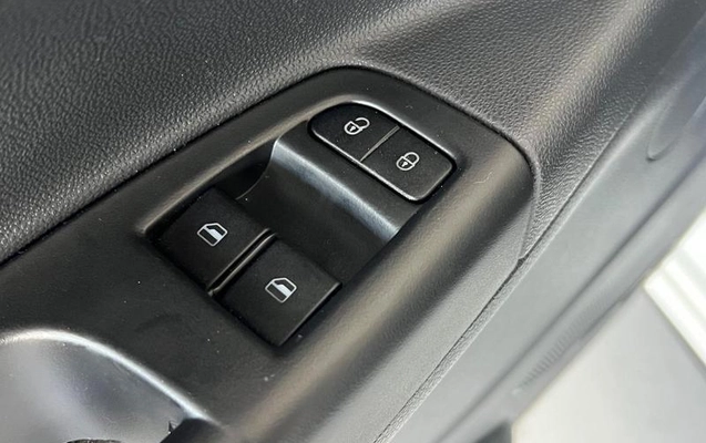 imagem-https://www.socarrao.com.br/sc-vehicle-images-prod/4127225/1790364782442-8513251_13_B_d081fb2263.jpeg