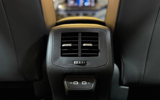 imagem-https://www.socarrao.com.br/sc-vehicle-images-prod/4128258/1790367200583-8496726_14_B_318305e6c2.jpeg