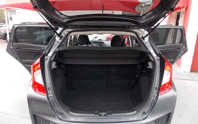 imagem-https://www.socarrao.com.br/sc-vehicle-images-prod/4128390/1790367564520-8476210_2_B_17c6512035.jpeg