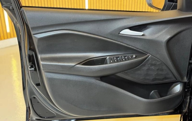 imagem-https://www.socarrao.com.br/sc-vehicle-images-prod/4128399/1790367575631-8482408_8_B_a5dfaf235c.jpeg