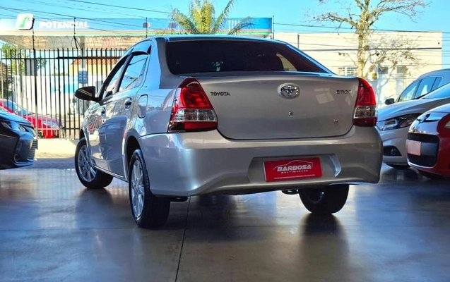 imagem-https://www.socarrao.com.br/sc-vehicle-images-prod/4128612/1790367877869-8511268_13_B_327ec5fab7.jpeg