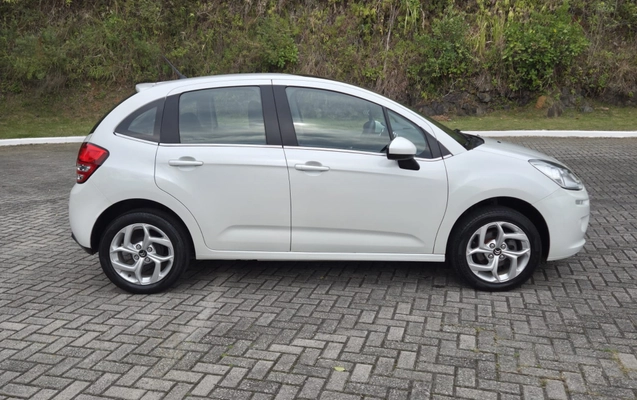 imagem-https://www.socarrao.com.br/sc-vehicle-images-prod/4128668/1790368076576-78b1fdd2-fef8-4505-b57d-a14c190da3ea.jpg